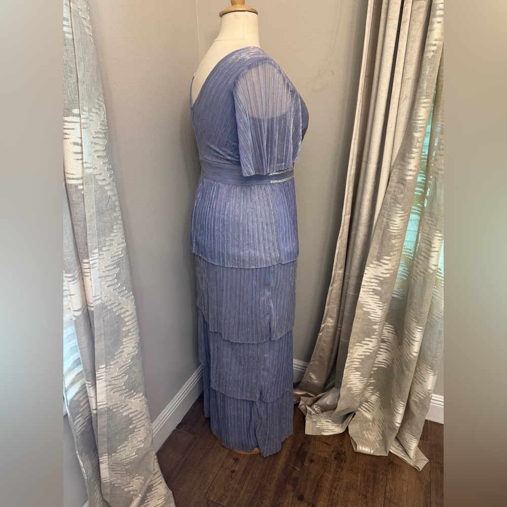 Plus Dress 💜 - Picture 4 of 8